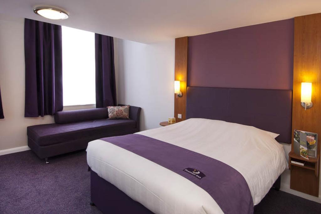 Premier Inn Swindon Central Δωμάτιο φωτογραφία