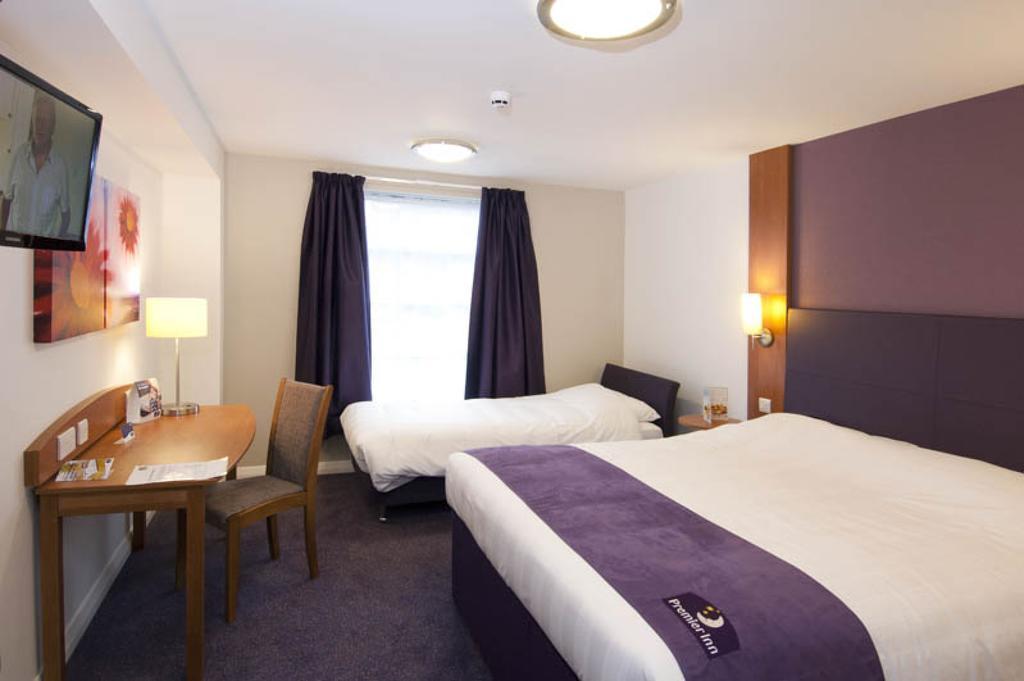 Premier Inn Swindon Central Δωμάτιο φωτογραφία