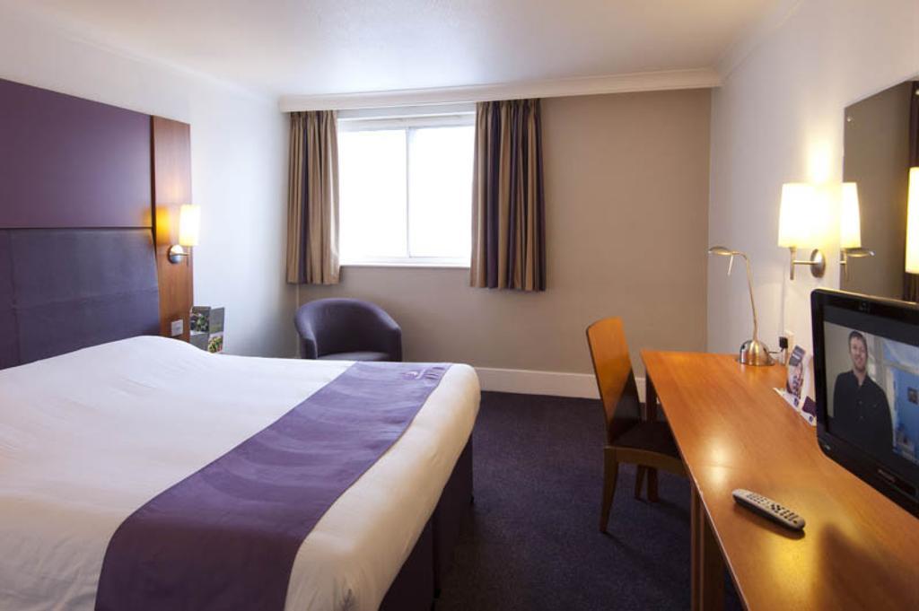 Premier Inn Swindon Central Εξωτερικό φωτογραφία